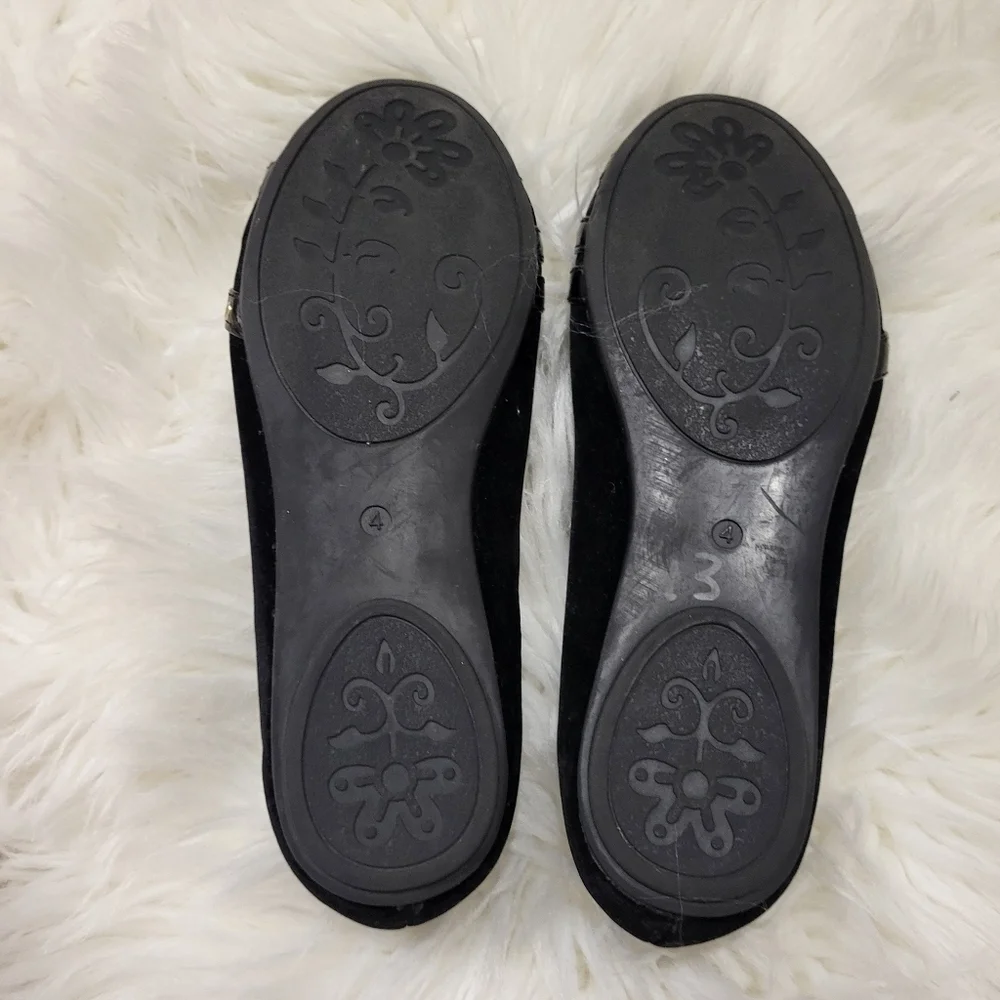 Racheal's Shoes (‎ Brand) Black Suede Studded GIirls Loafers Size 4
